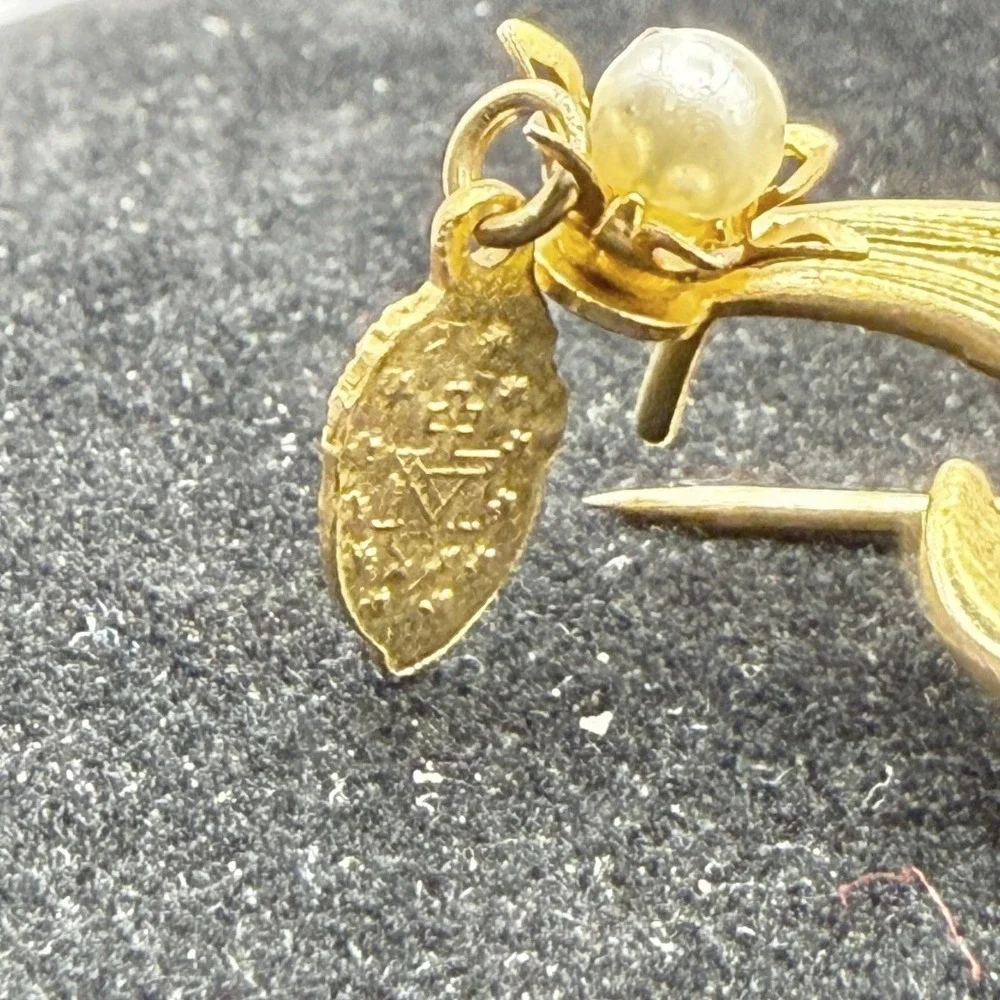 Vintage Gold Floral Spray Brooch AB Rhinestones Pearl Religious Charm‎ Pin